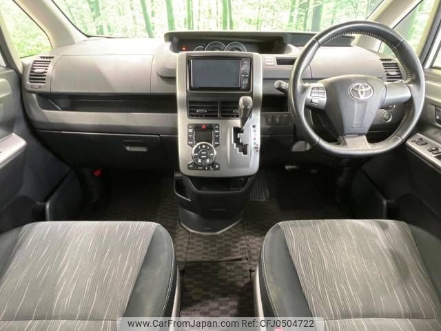 toyota voxy 2012 -TOYOTA--Voxy DBA-ZRR70W--ZRR70-0478724---TOYOTA--Voxy DBA-ZRR70W--ZRR70-0478724- image 2