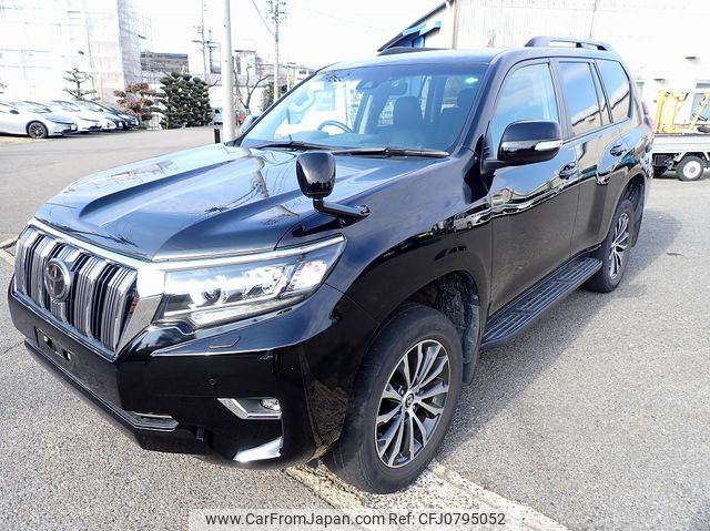 toyota land-cruiser-prado 2020 25521604 image 1