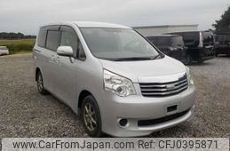 toyota noah 2013 -TOYOTA--Noah DBA-ZRR70G--ZRR70-0580527---TOYOTA--Noah DBA-ZRR70G--ZRR70-0580527-