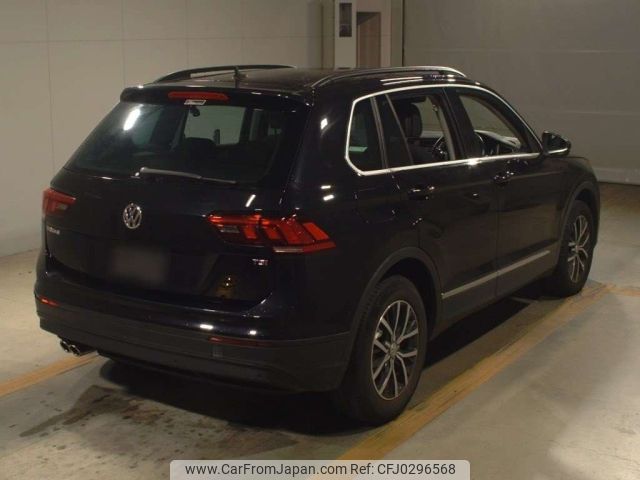 volkswagen tiguan 2017 -VOLKSWAGEN--VW Tiguan 5NCZE-WVGZZZ5NZHW942449---VOLKSWAGEN--VW Tiguan 5NCZE-WVGZZZ5NZHW942449- image 2