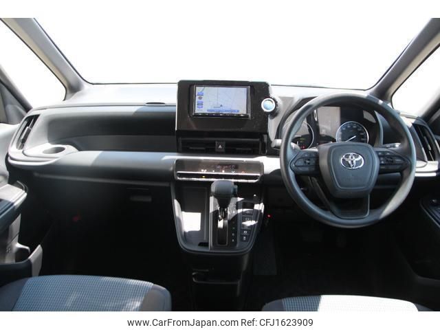 toyota noah 2023 CFJ1623909 image 2