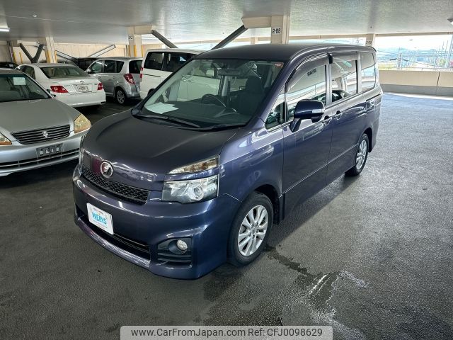 toyota voxy 2010 AF-ZRR70-0379782 image 1