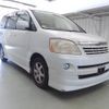 toyota noah 2005 ENHANCEAUTO_1_ea261439 image 1