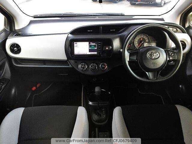 toyota vitz 2015 504928-927370 image 1