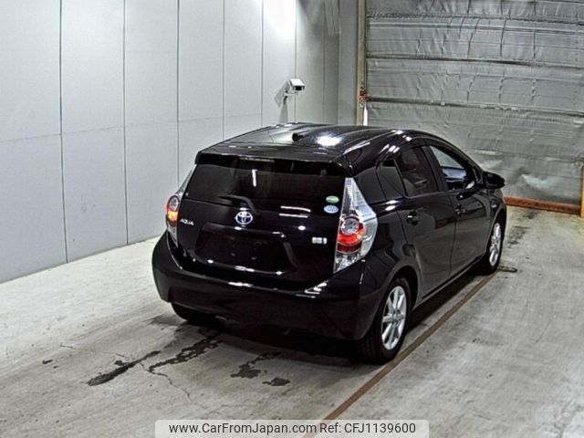 toyota aqua 2013 -TOYOTA--AQUA NHP10--NHP10-6183676---TOYOTA--AQUA NHP10--NHP10-6183676- image 2