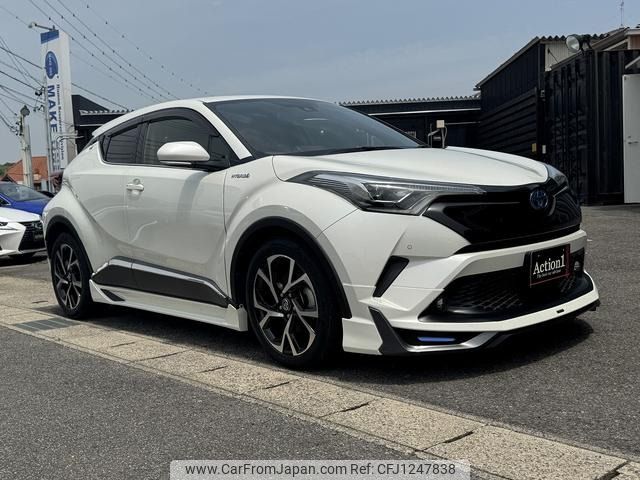 toyota c-hr 2018 64 image 1