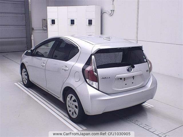 toyota aqua 2015 -TOYOTA--AQUA NHP10-6387460---TOYOTA--AQUA NHP10-6387460- image 2