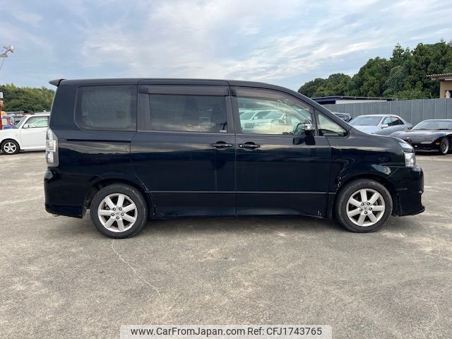 toyota voxy 2007 CFJ1743765 image 1