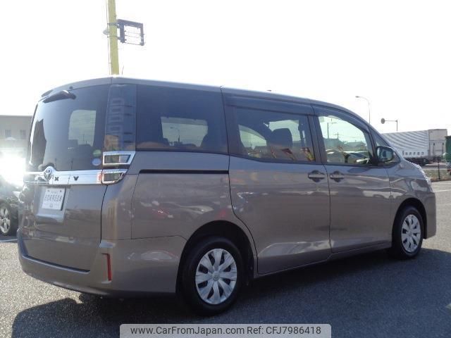 2017 Toyota Voxy DBA-ZRR80G 2WD - Car Price $12,199