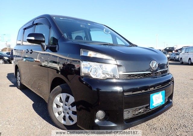 toyota voxy 2013 N2025010015F-24 image 2