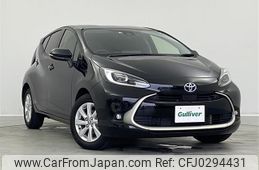 toyota aqua 2022 -TOYOTA--AQUA 6AA-MXPK11--MXPK11-2068005---TOYOTA--AQUA 6AA-MXPK11--MXPK11-2068005-