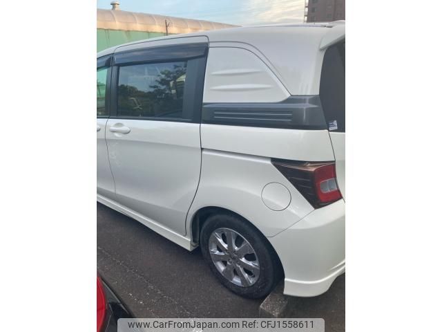 honda freed-spike 2011 CFJ1558611 image 2