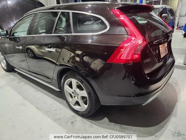 volvo v60 2012 quick_quick_DBA-FB4164T_YV1FW485BD1104663 image 2