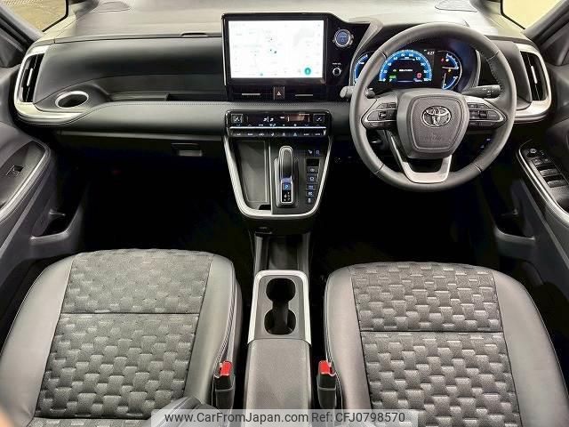 toyota voxy 2023 quick_quick_6AA-ZWR90W_ZWR90-0124313 image 2