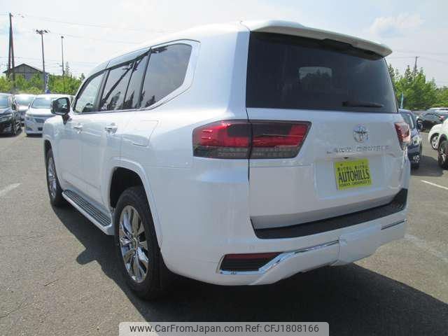 toyota land-cruiser-wagon 2025 CFJ1808166 image 2