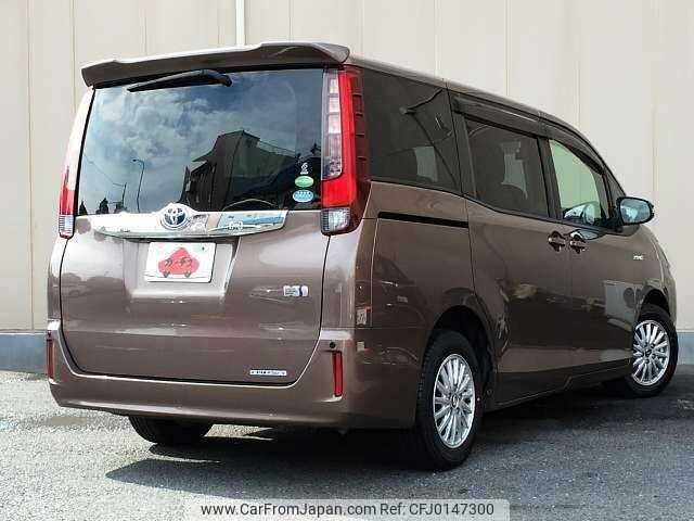 toyota noah 2014 504928-923741 image 2