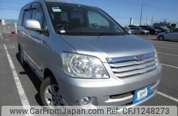 toyota noah 2007 646828-Y2025020181F-12