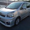 toyota voxy 2010 CFJ1672007 image 1