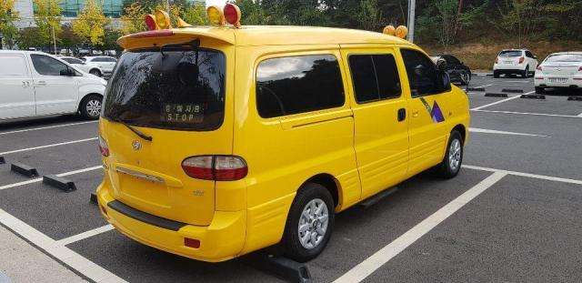 2004 Hyundai Starex GRX 2WD - Car Price $3,410