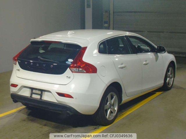 volvo v40 2015 -VOLVO--Volvo V40 MB4164T-YV1MV485BF2251604---VOLVO--Volvo V40 MB4164T-YV1MV485BF2251604- image 2