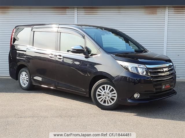 toyota esquire 2016 CFJ1844481 image 1