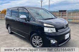 toyota voxy 2012 CFJ1664691