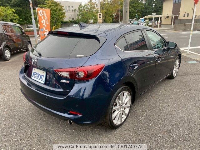 mazda axela 2018 CFJ1749775 image 2