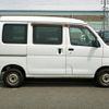 daihatsu-hijet-cargo-2014-950-car_ff119f6c-3f6f-498f-b3c7-236868f6d34d