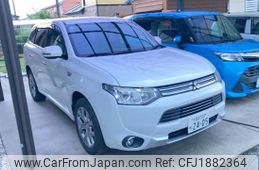 mitsubishi outlander-phev 2014 CFJ1882364