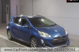 toyota aqua 2015 -TOYOTA--AQUA NHP10-2438079---TOYOTA--AQUA NHP10-2438079-