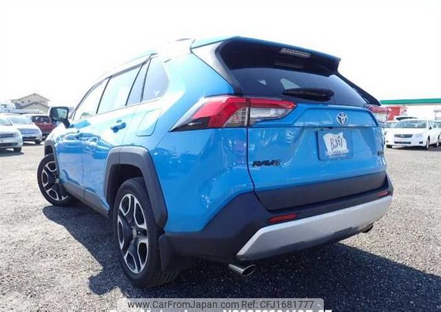 toyota rav4 2019 CFJ1681777 image 2