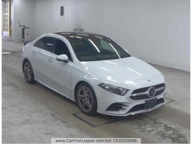 mercedes-benz a-class 2019 quick_quick_5BA-177147M_WDD177147ZW014884 image 1