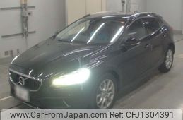 volvo v40 2018 -VOLVO 【湘南 302と4818】--Volvo V40 MD4204T-YV1MZA8RDJ2151234---VOLVO 【湘南 302と4818】--Volvo V40 MD4204T-YV1MZA8RDJ2151234-