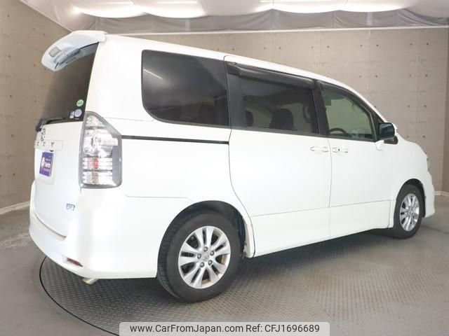toyota voxy 2012 CFJ1696689 image 2
