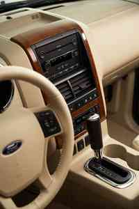 Ford Explorer Eddie Bauer Specs Dimensions And Photos Car From Japan