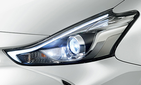Toyota Prius Alpha G Specs, Dimensions and Photos | CAR FROM