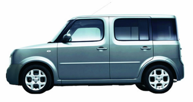 Nissan Cube электромобиль