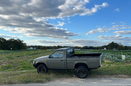 Nissan Datsun Pickup 1987