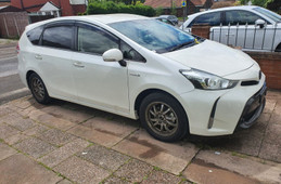 Toyota Prius α 2018