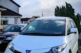 Toyota Estima Hybrid 2014