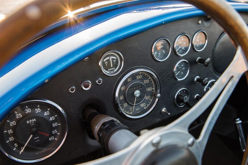 The Shelby Cobra CSX2000 dash