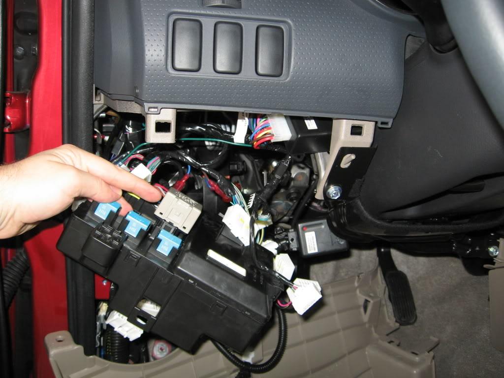 Replacing Flawed Turn Signal Relay CAR FROM JAPAN