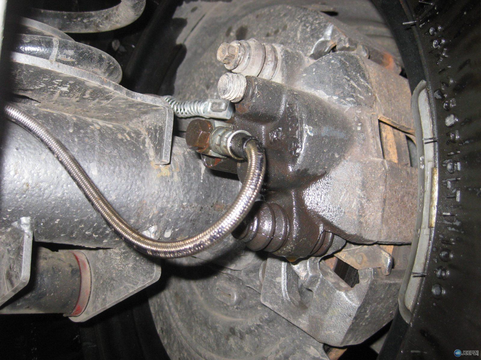 Turns fall when you press the brake: possible causes, solutions and recommendations Turns fall when you press the brake: possible causes, solutions and recommendations