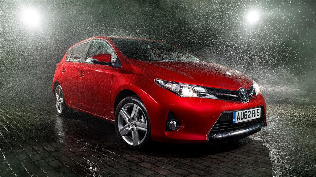 Rainwater is damaging for the paint car maintenance in rainy season