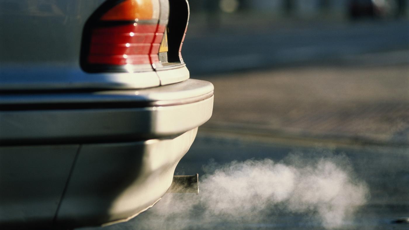 Car exhaust smell. car odors
