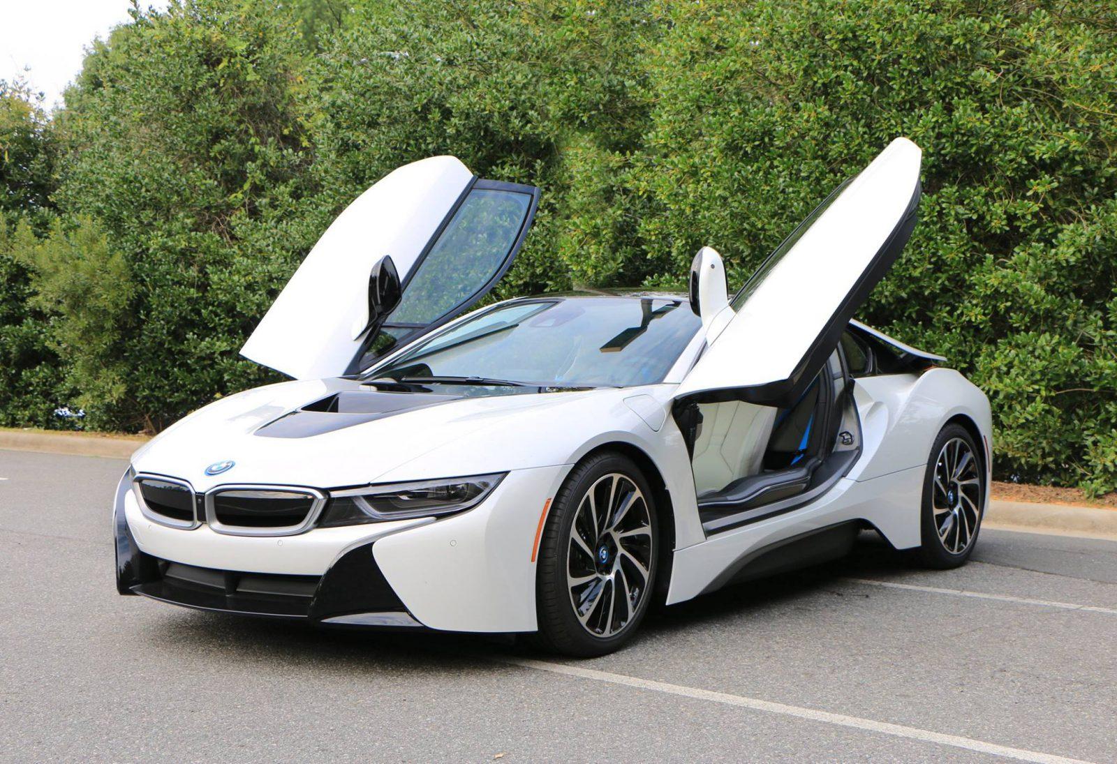 McGregor spent £200,000 for this gorgeous white BMW i8 BMW i8