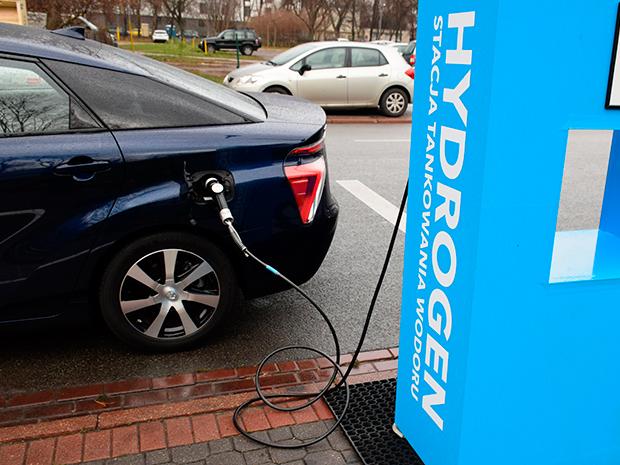 The reserve oil amounts to almost 15%. fill gas tank full