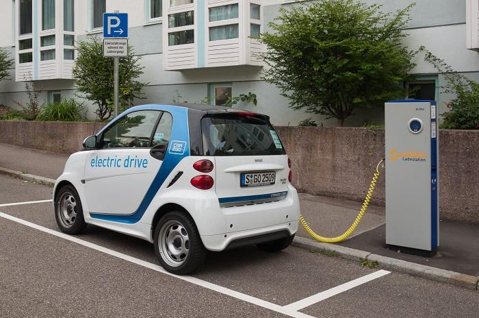 There's a shortage of EV charging stations. Electric Vehicles Problems