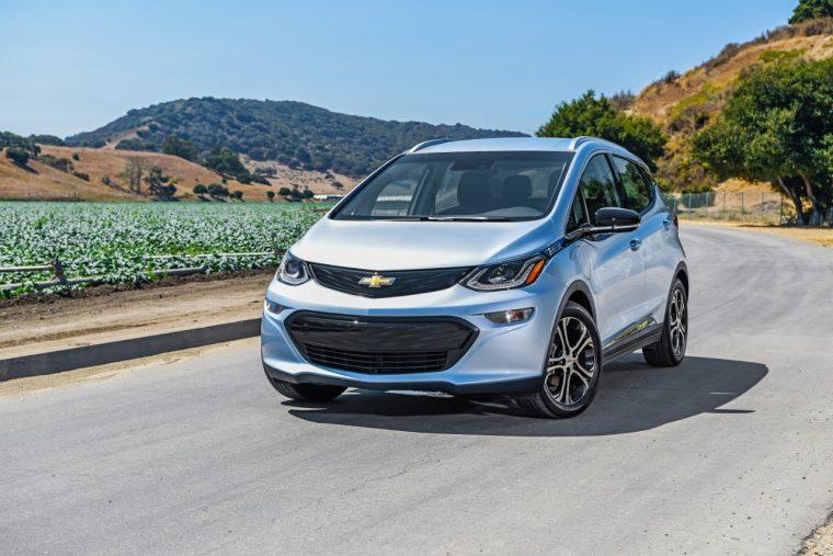 Drive the hybrid car the right way to improve its performance. hybrid car driving tips