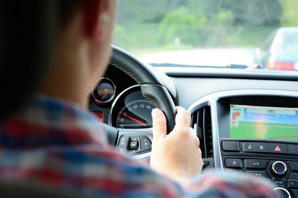 Safety first! Driving tips in heavy traffic